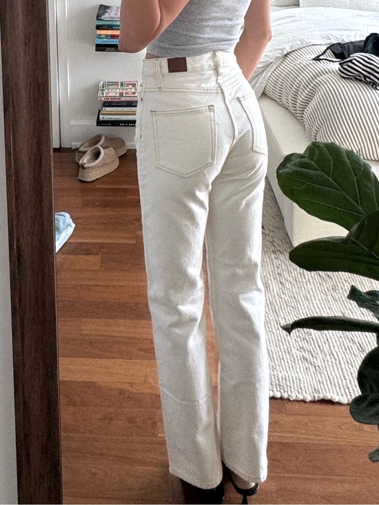BDG Denim - BDG Straight Leg Jeans in Cream